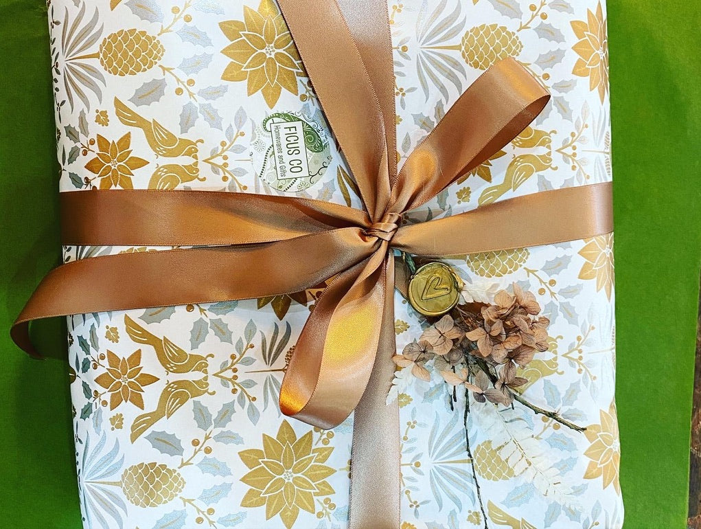 GIFT WRAPPING
